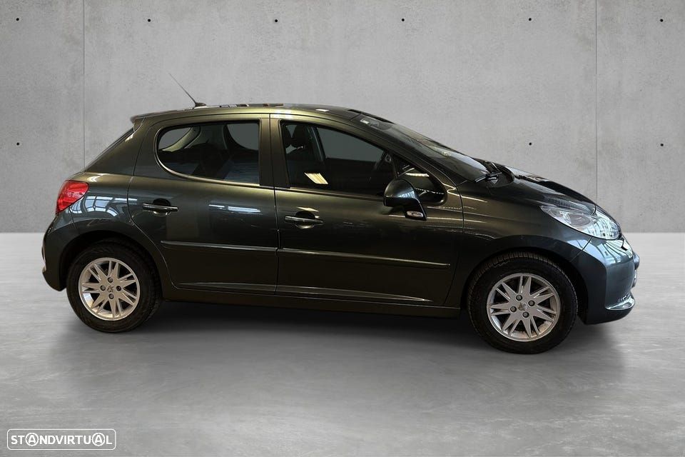 Peugeot 207 - 3