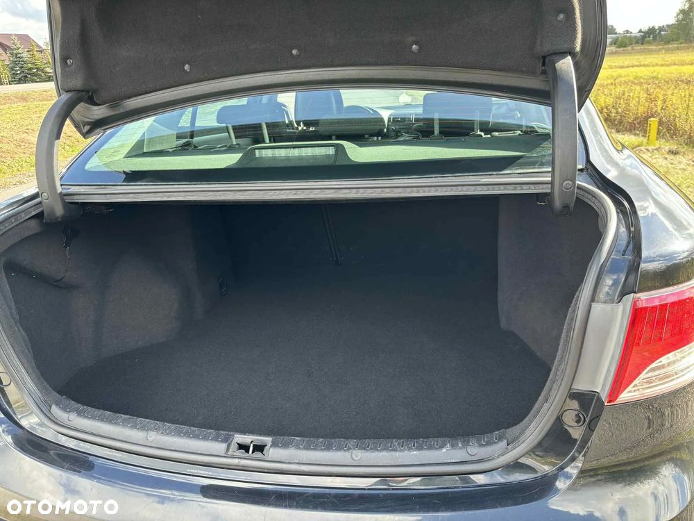 Toyota Avensis - 10