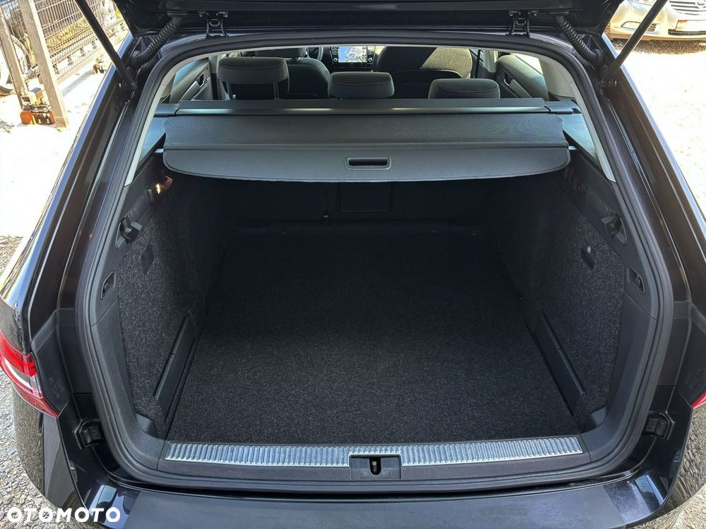 Skoda Superb 2.0 TDI Sportline DSG - 6