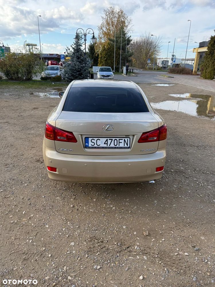 Lexus IS 220 D Prestige - 9