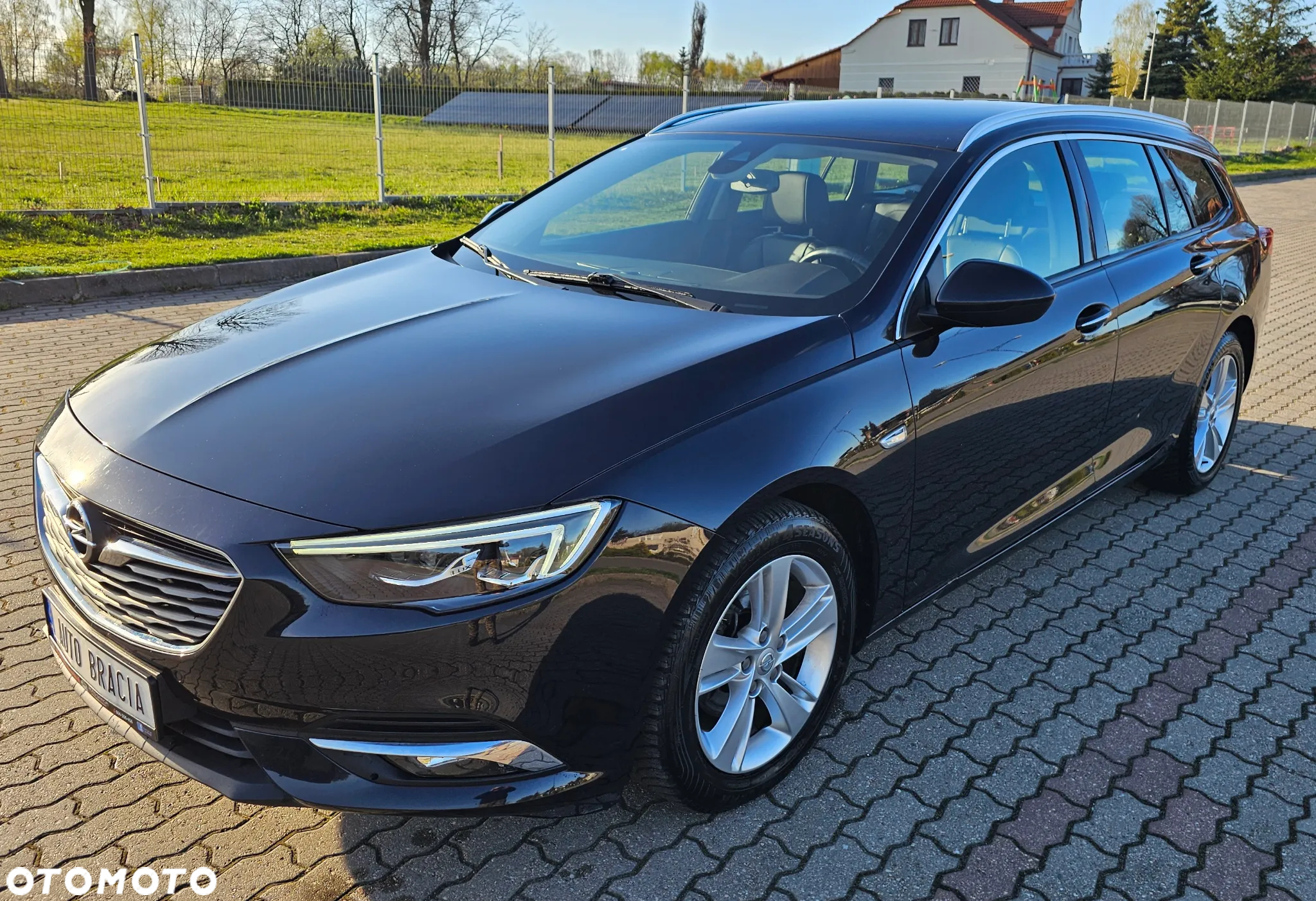 Opel Insignia Sports Tourer 1.6 ECOTEC Diesel Business Edition - 2