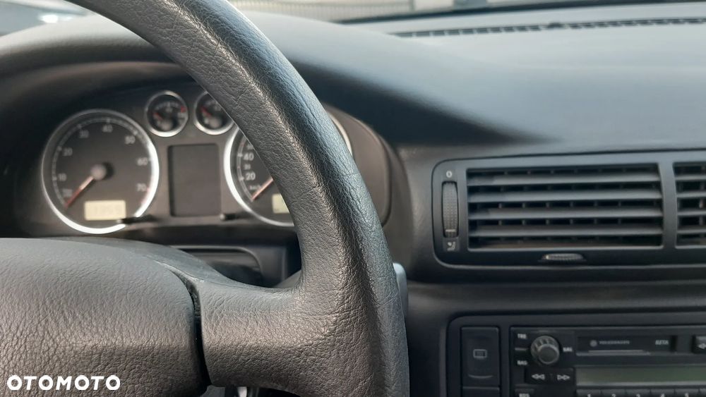 Volkswagen Passat 2.0 - 11