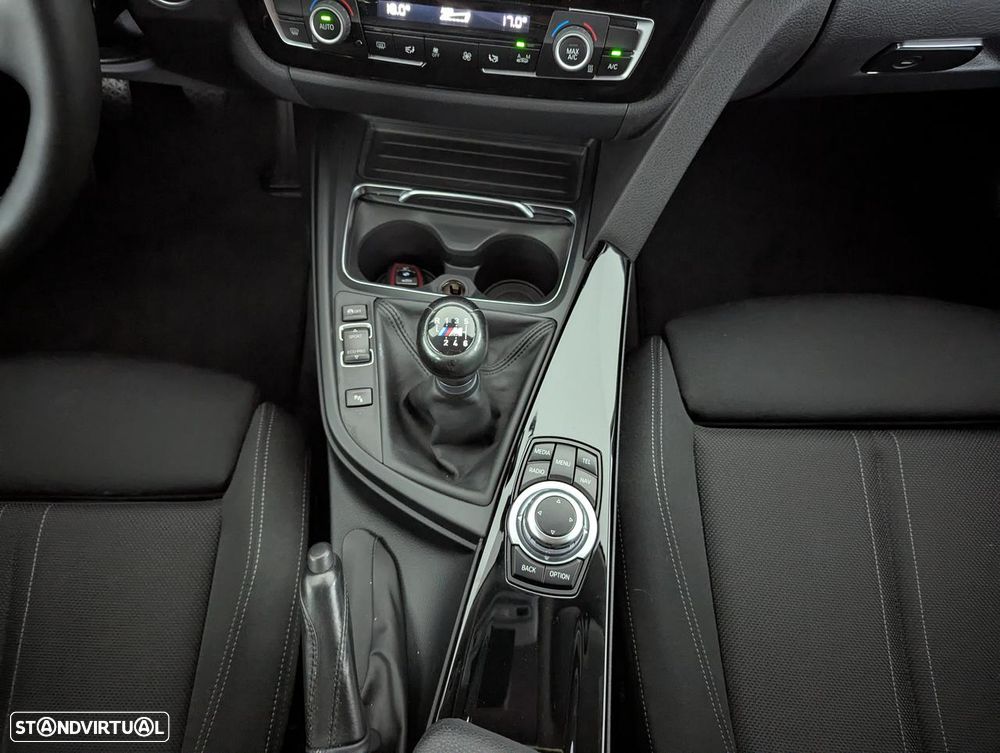 BMW 318 d Line Sport - 14