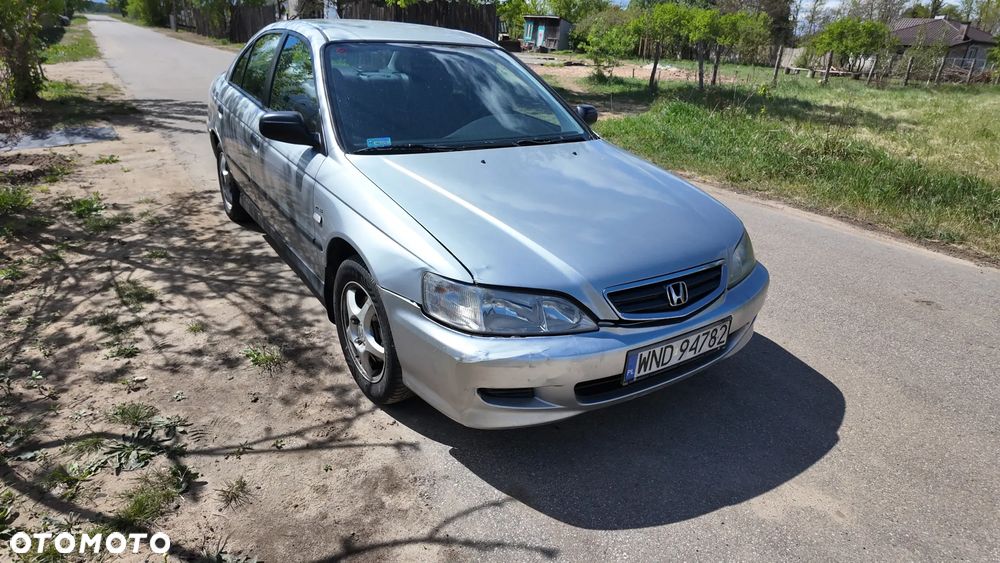 Honda Accord 1.8i S - 11