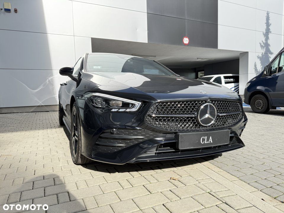 Mercedes-Benz CLA - 16