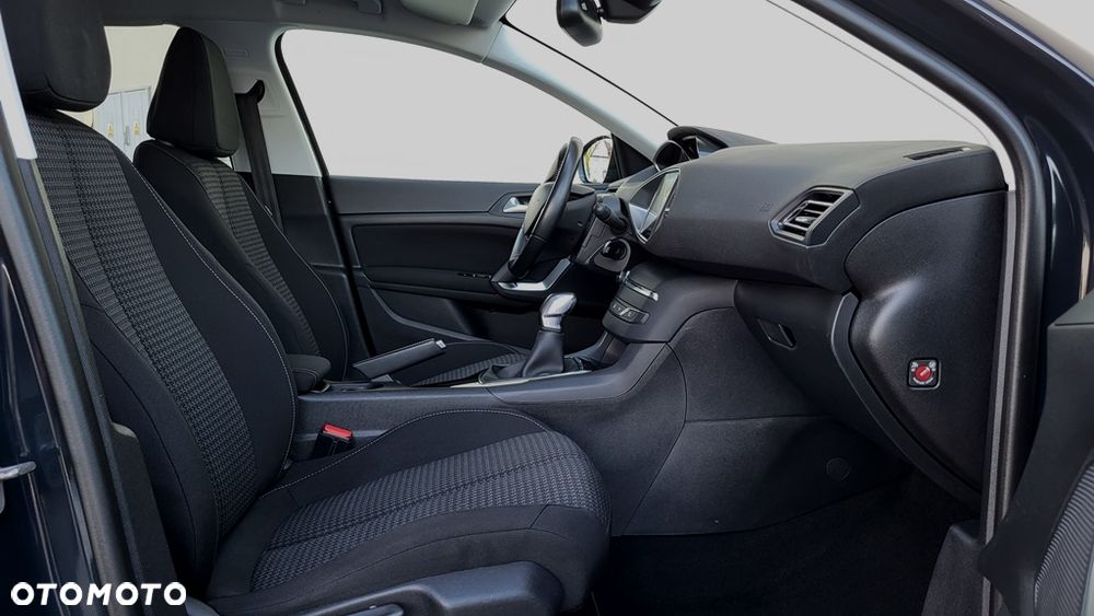 Peugeot 308 1.2 PureTech Business Line S&S - 23