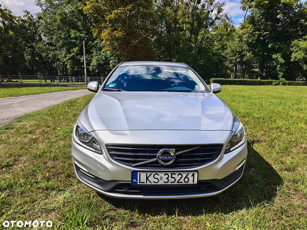 Volvo V60 2016 photo 2