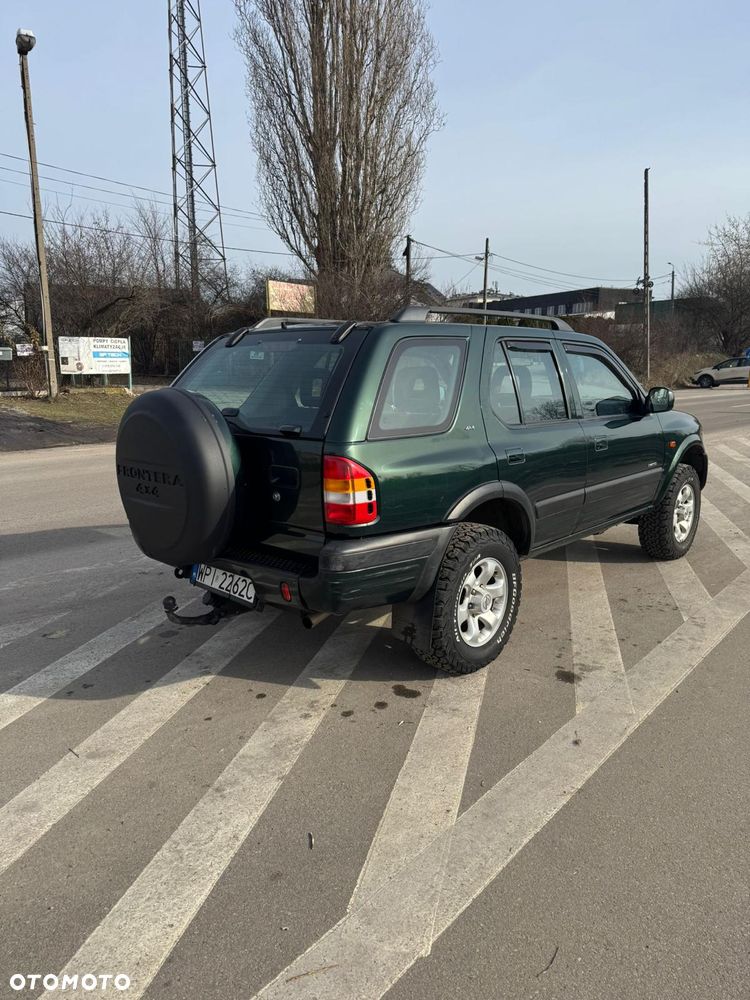 Opel Frontera 3.2 LTD - 12