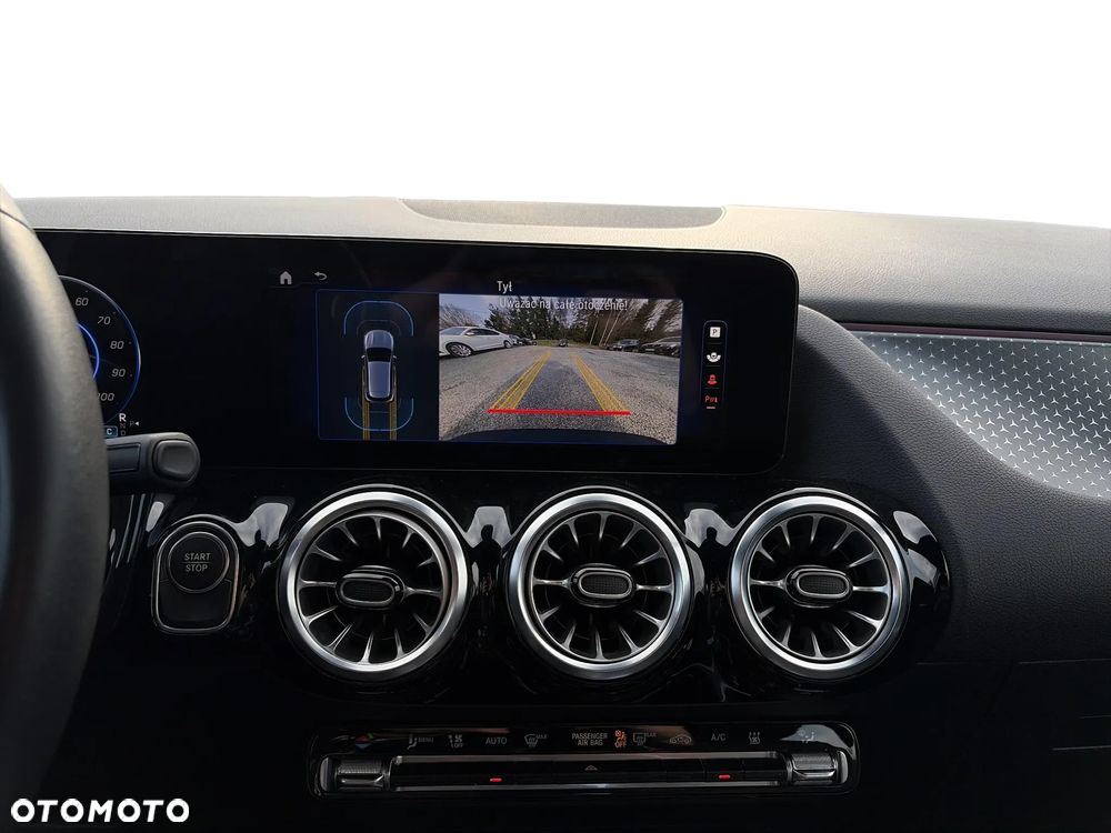 Mercedes-Benz EQA 300 66.5kWh 4-Matic AMG Line - 23