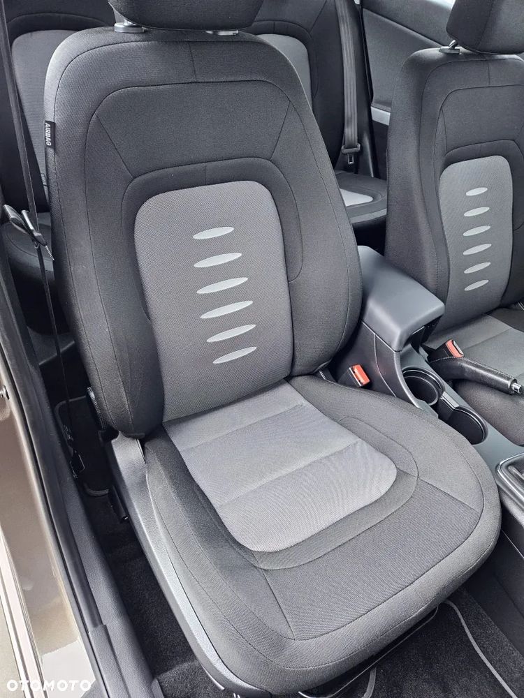 Kia Ceed 1.6 GDI L - 23