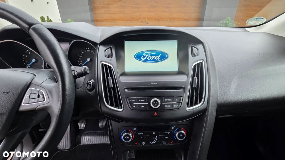 Ford Focus 1.5 EcoBoost STart-Stopp-System TITANIUM - 25