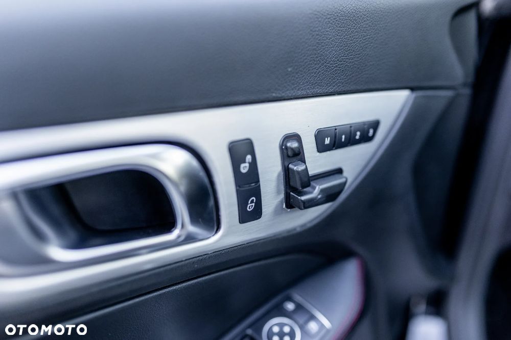 Mercedes-Benz SLK 200 (BlueEFFICIENCY) 7G-TRONIC - 29