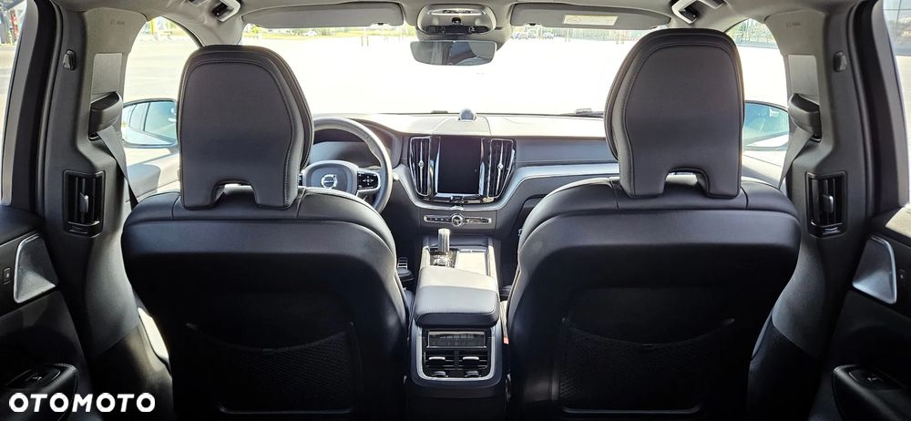 Volvo XC 60 B4 B R-Design - 19