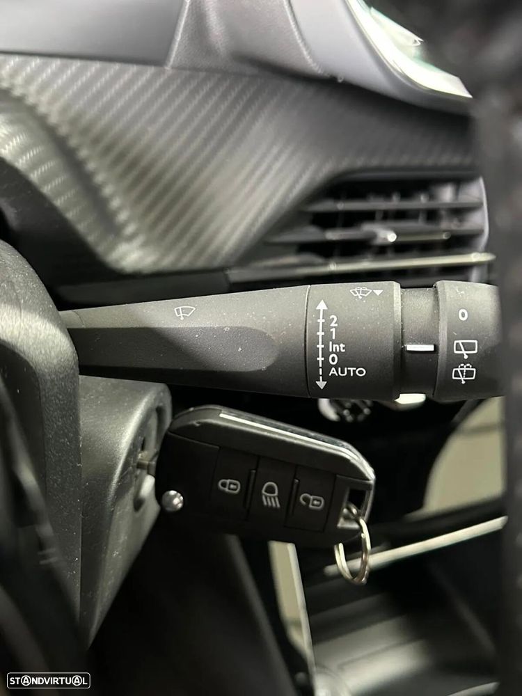 Peugeot 2008 1.2 PureTech Allure - 7