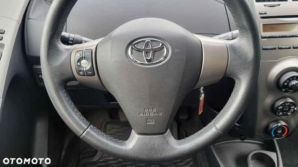 Toyota Yaris - 21