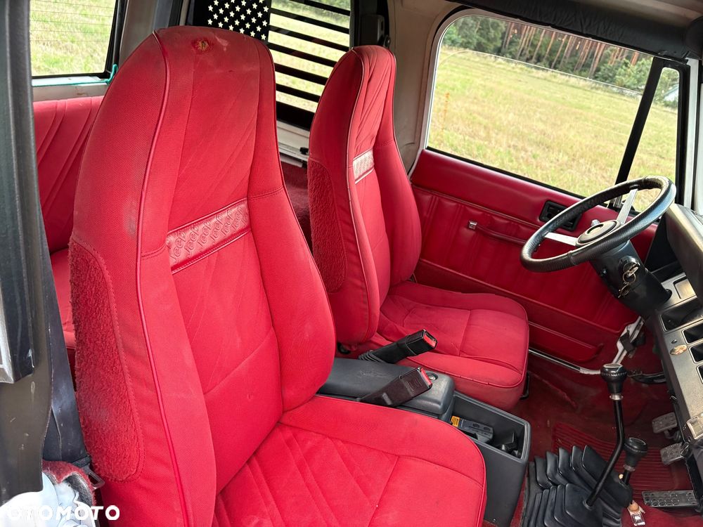 Jeep Wrangler 2.5L - 34