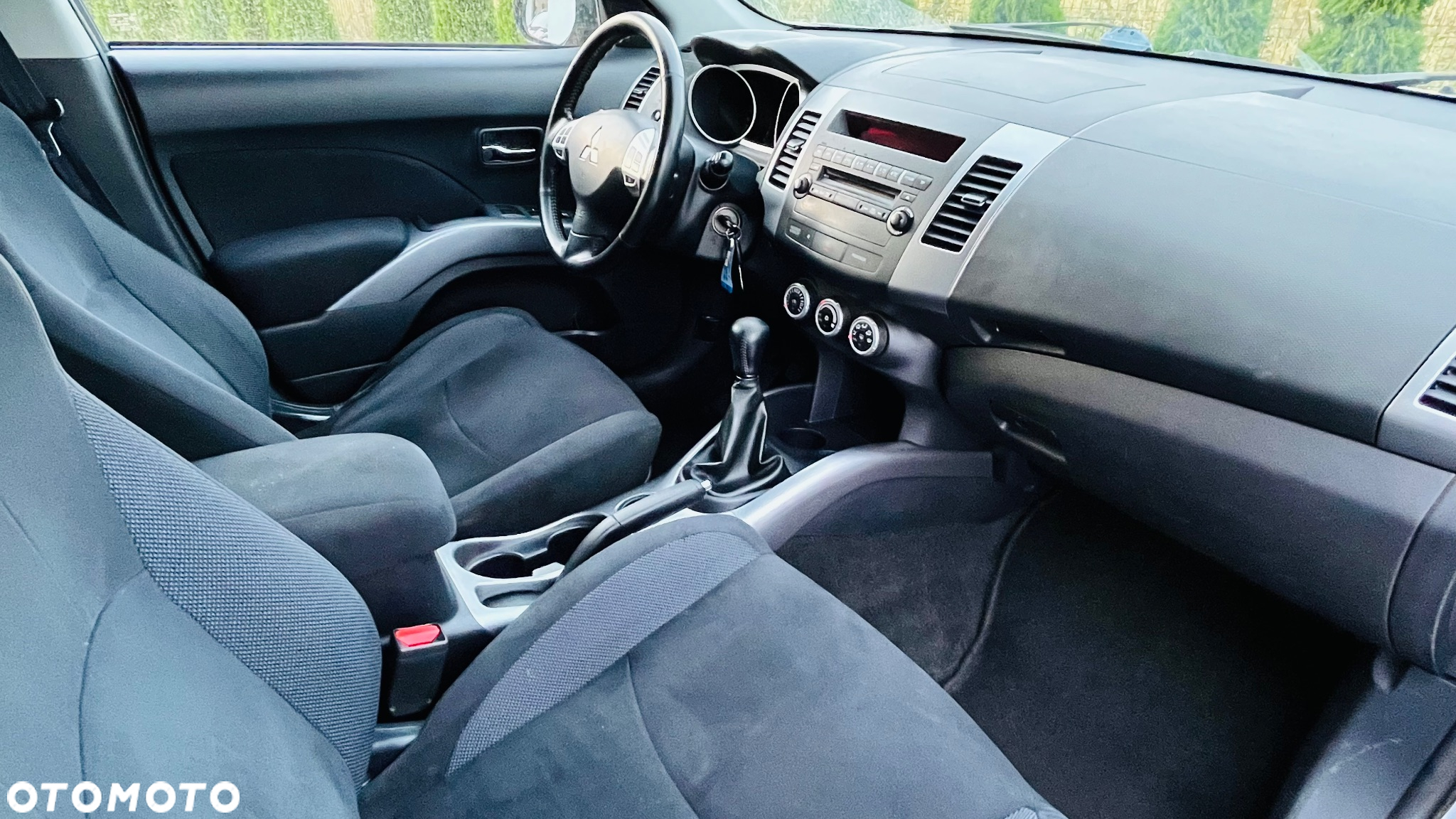 Mitsubishi Outlander - 8