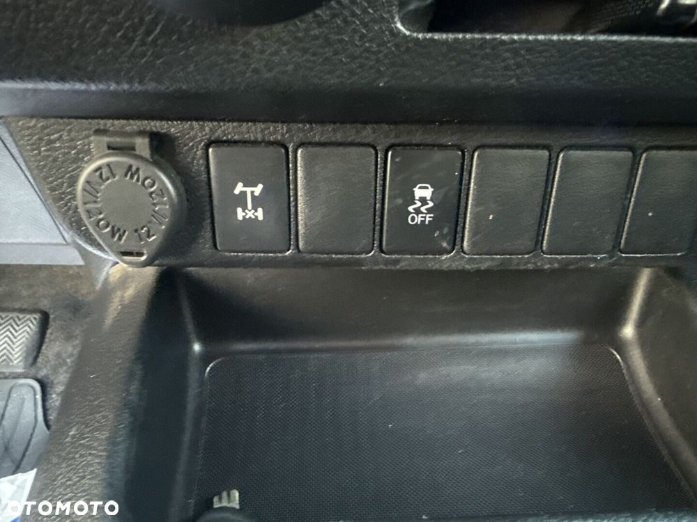 Toyota Hilux 2.4 D-4D Double Cab DLX 4x4 - 25