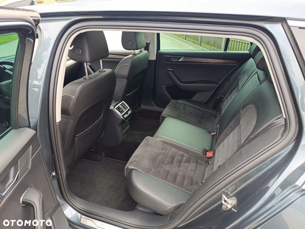 Skoda Superb 2.0 TDI 4x4 DSG Scout - 22