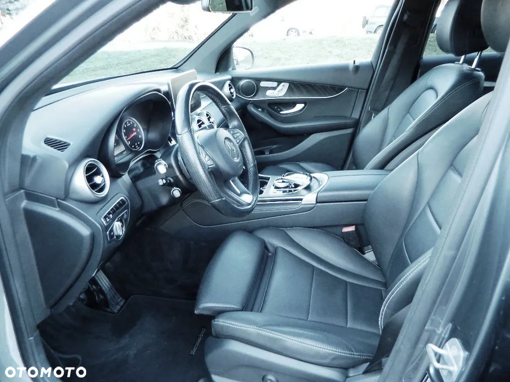 Mercedes-Benz GLC 300 4Matic 9G-TRONIC AMG Line - 10
