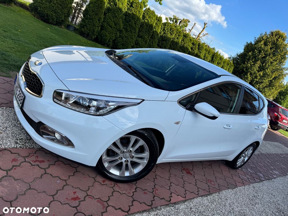 Kia Ceed 1.6 CRDi 128 Vision - 1