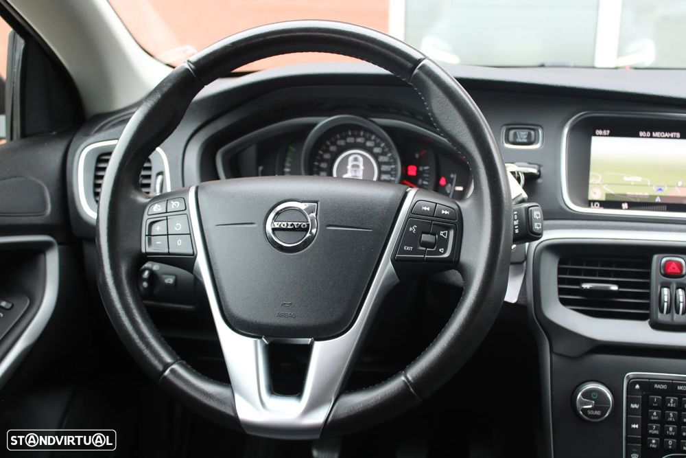 Volvo V40 2.0 D3 Momentum - 19