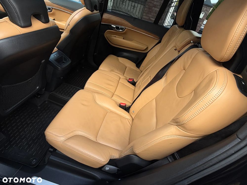 Volvo XC 90 D5 SCR AWD Inscription 7os - 33