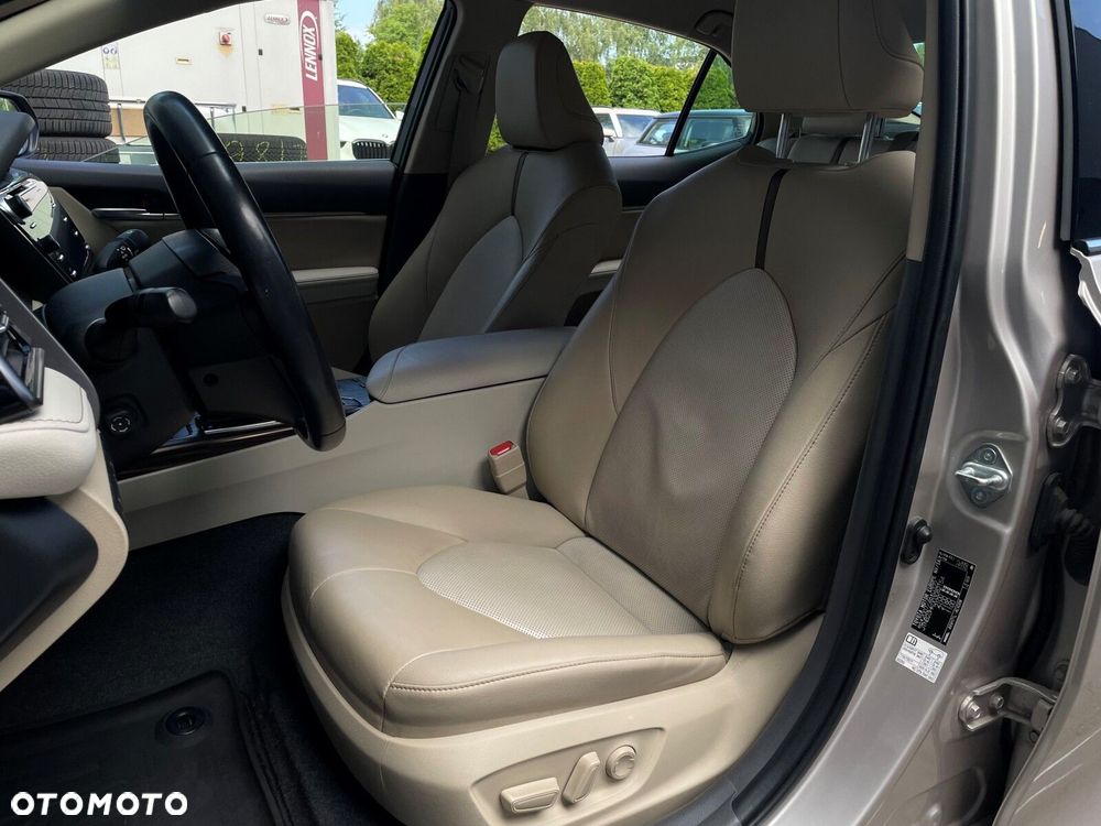 Toyota Camry - 7