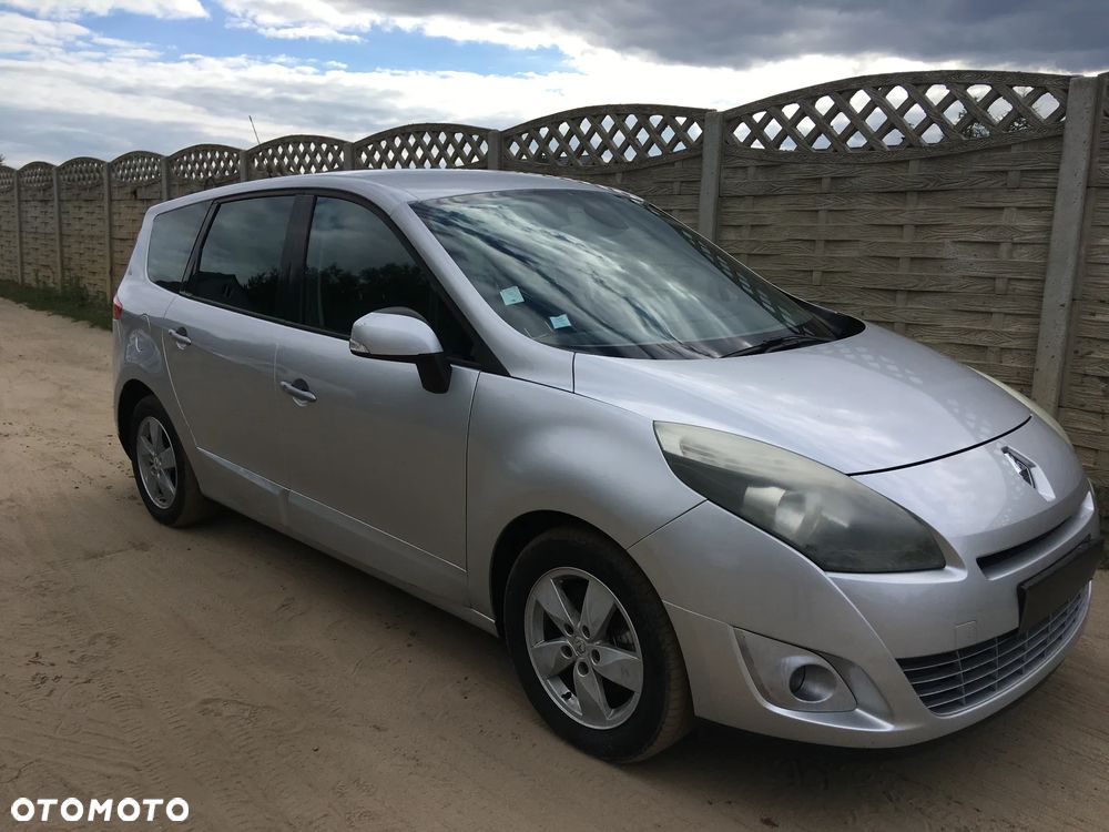 Renault Grand Scenic - 1