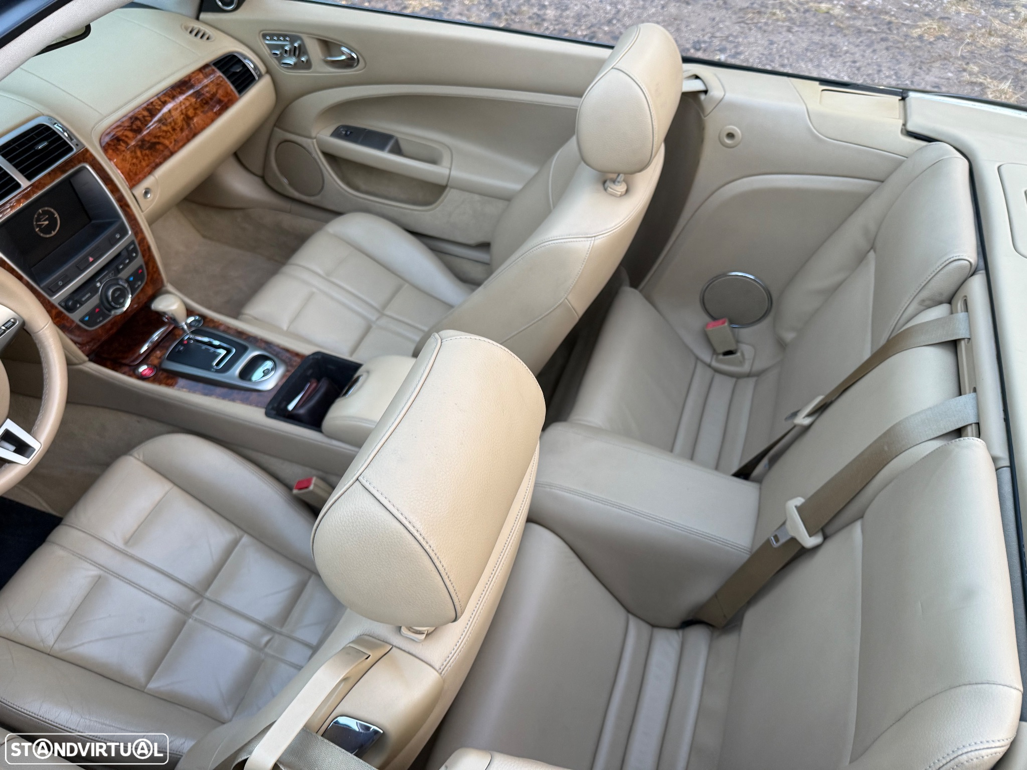 Jaguar XK 4.2 V8 Convertible - 21
