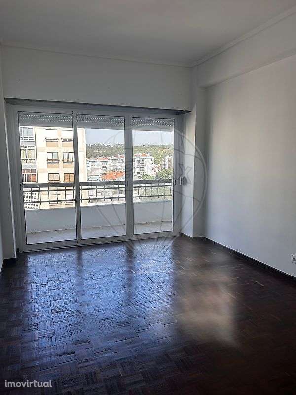 Apartamento T3 para arrendamento - Grande imagem: 2/13