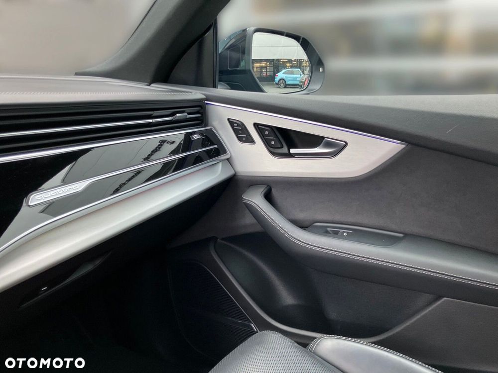 Audi Q8 - 33