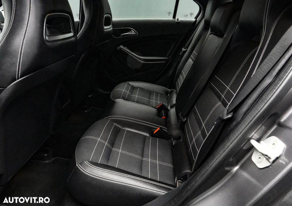 Mercedes-Benz A - 15