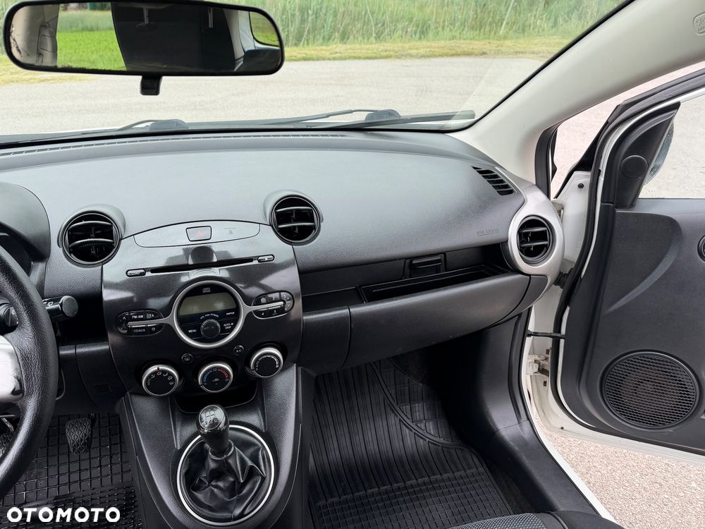 Mazda 2 - 23