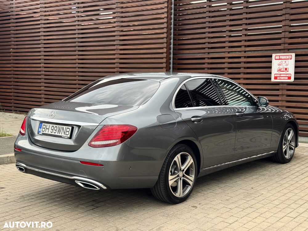 Mercedes-Benz E 220 d 4Matic 9G-TRONIC Avantgarde - 4