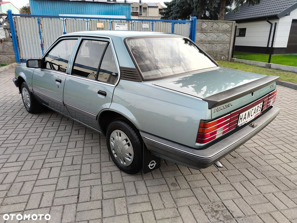 Opel Ascona C 1.3 LS - 4