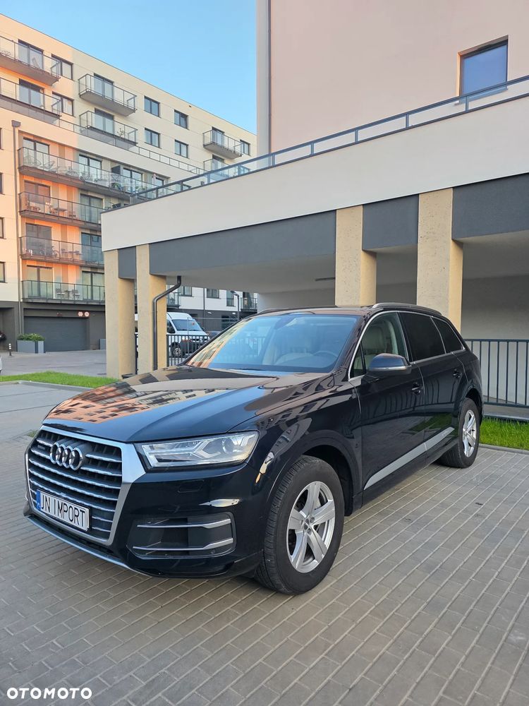 Audi Q7 - 1