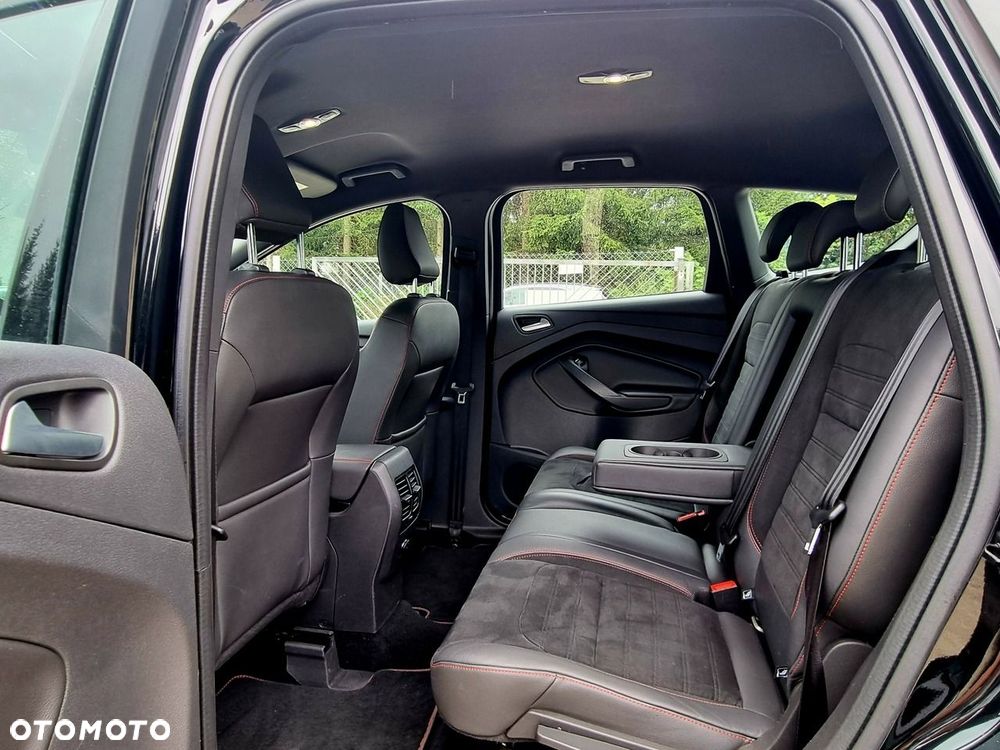 Ford Kuga 1.5 EcoBoost 2x4 ST-Line - 17