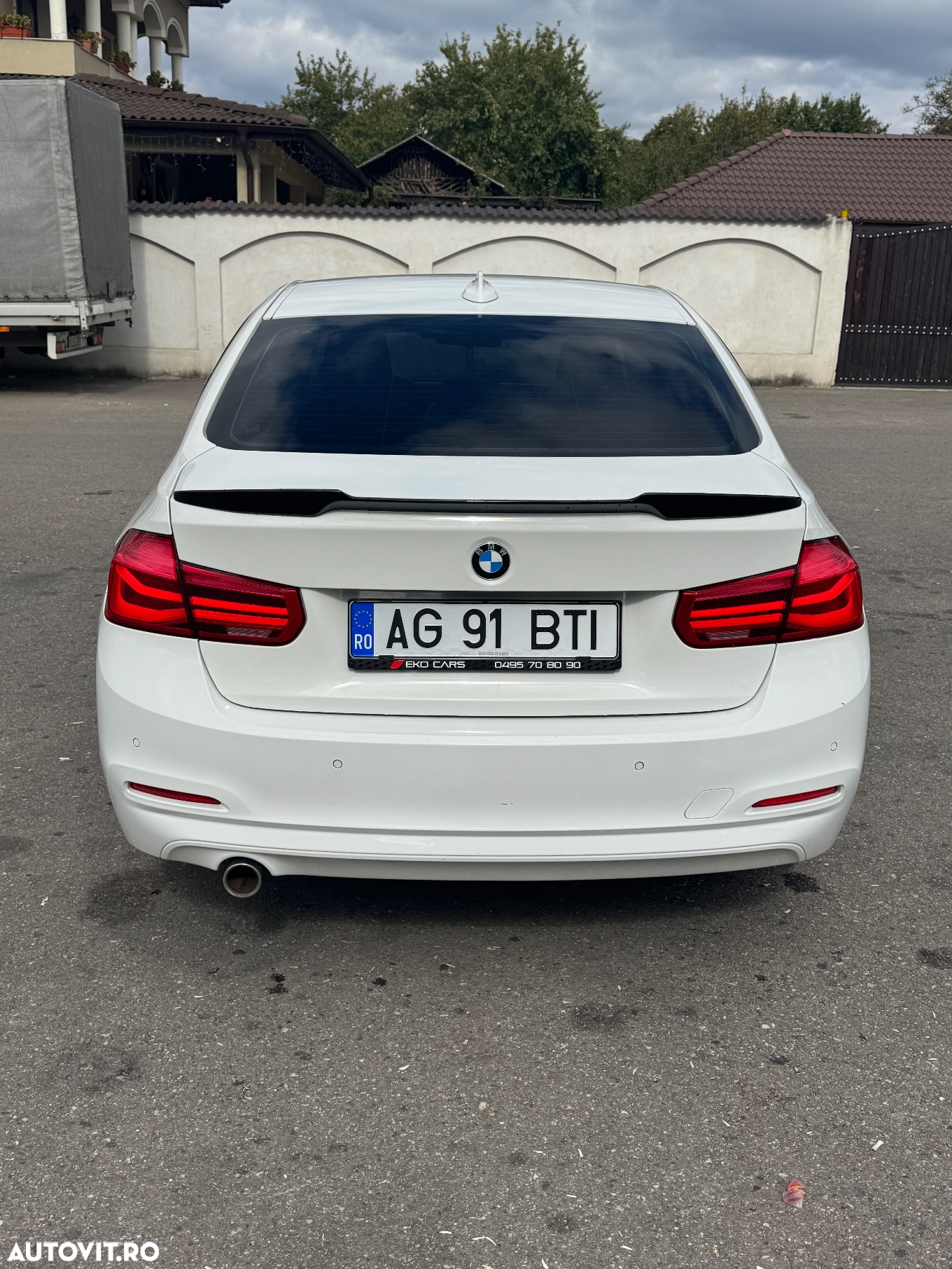BMW Seria 3 318d Touring Aut. Blue Performance Sport Line - 4