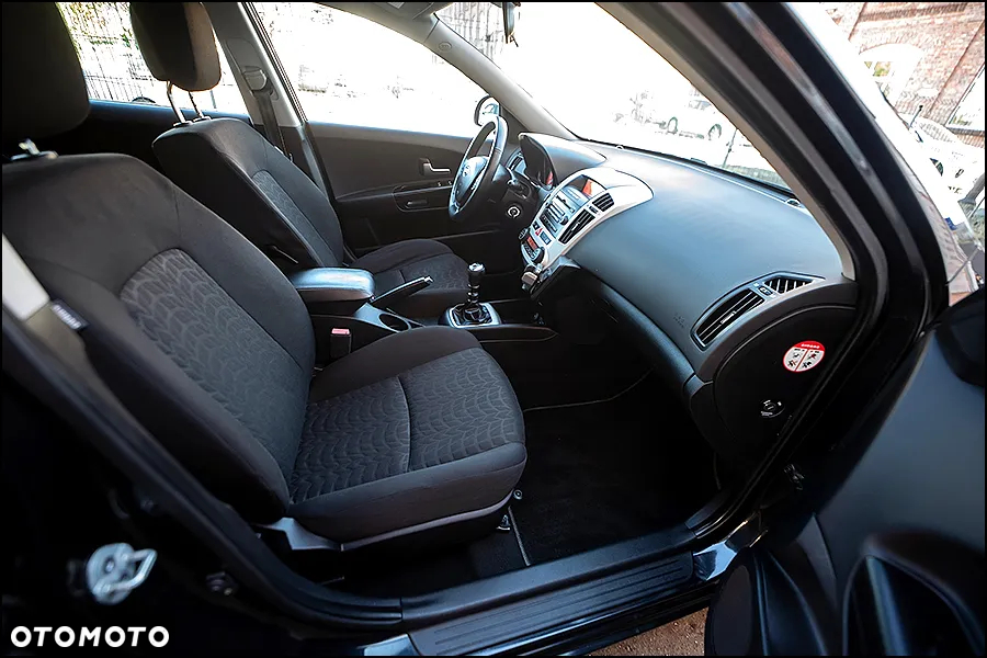Kia Ceed - 29