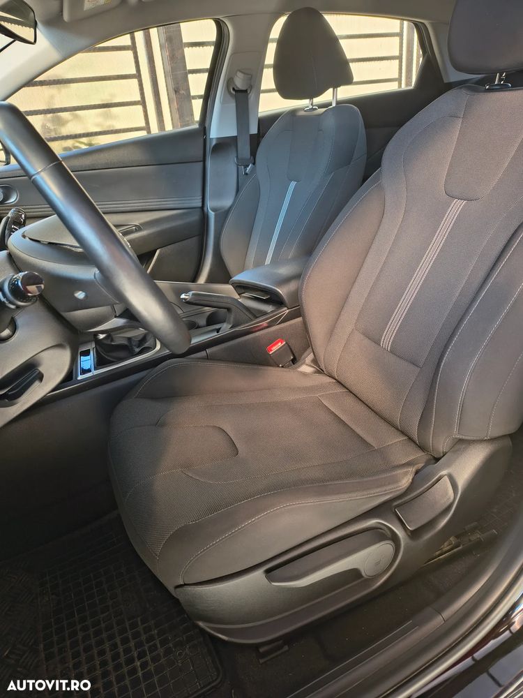 Hyundai Elantra 1.6 l 123 CP 6MT Highway - 25