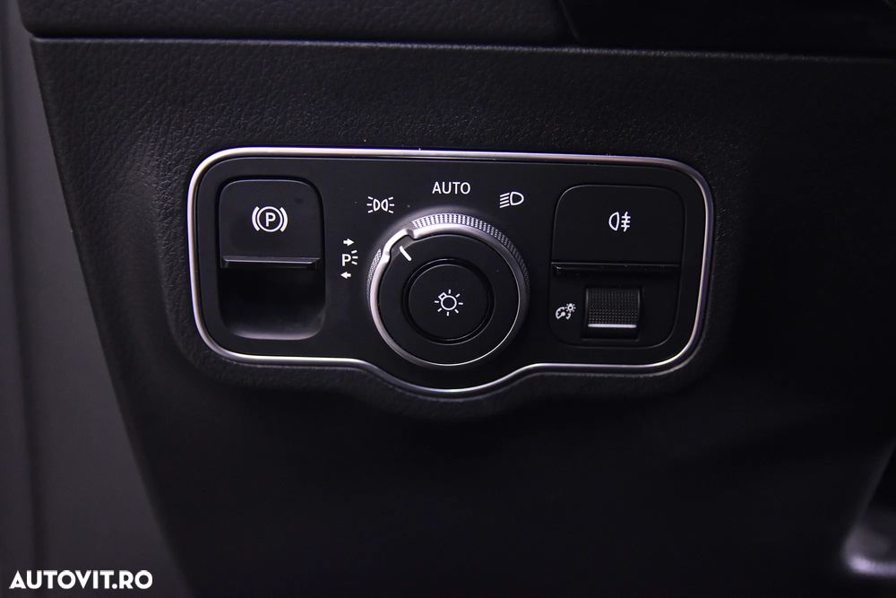 Mercedes-Benz GLA - 15