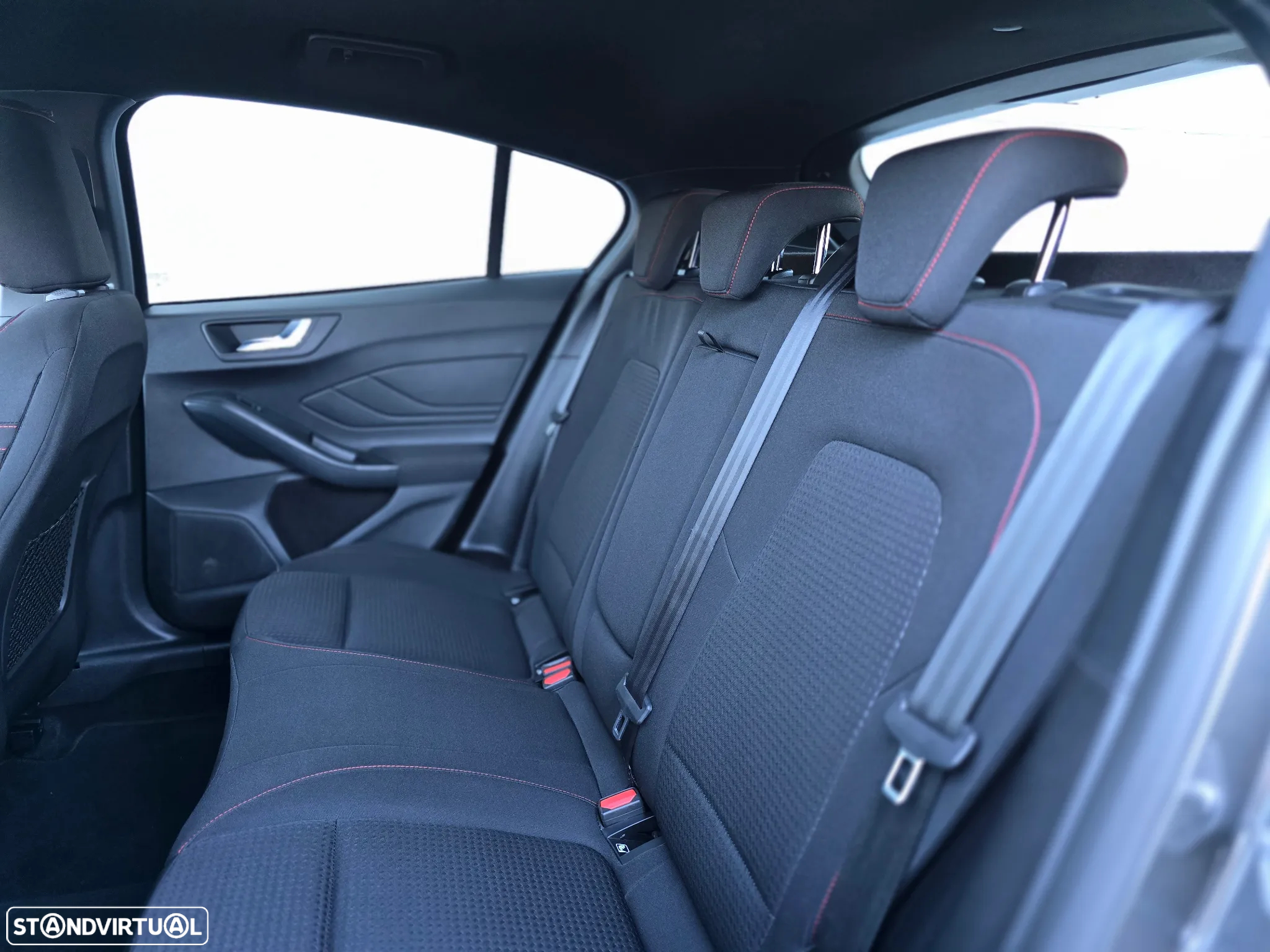 Ford Focus 1.0 EcoBoost ST-Line - 29