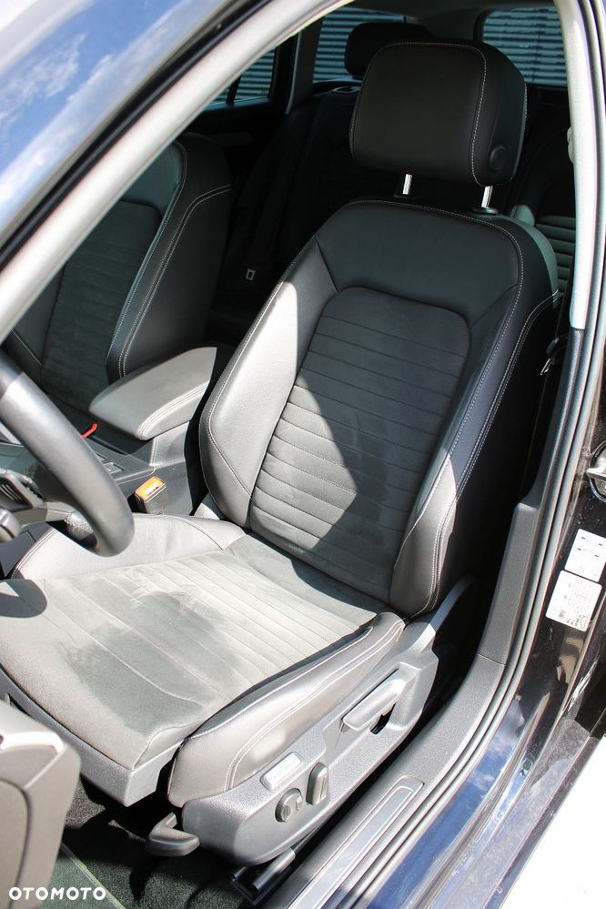 Volkswagen Passat 2.0 TSI Elegance DSG - 35