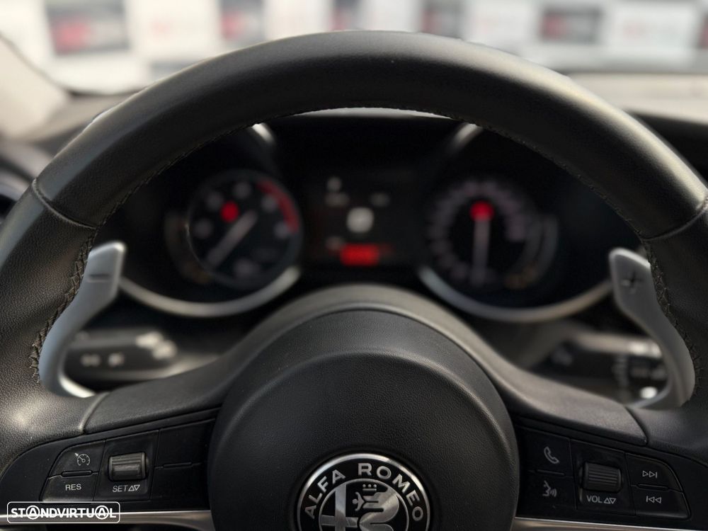 Alfa Romeo Giulia 2.2 D Super AT8 - 27