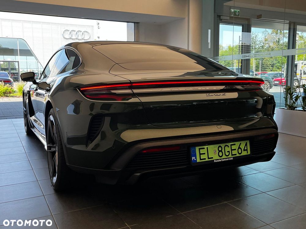 Porsche Taycan - 4