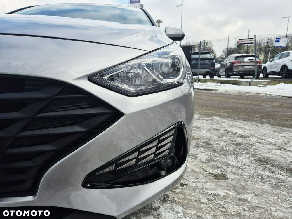 Hyundai i30 1.5 DPI Classic + - 23