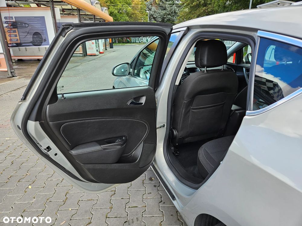 Opel Astra IV 1.7 CDTI Cosmo - 19