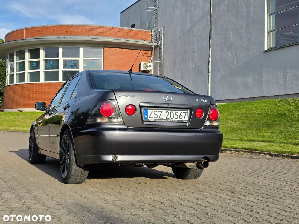 Lexus IS 200 Prestige - 8
