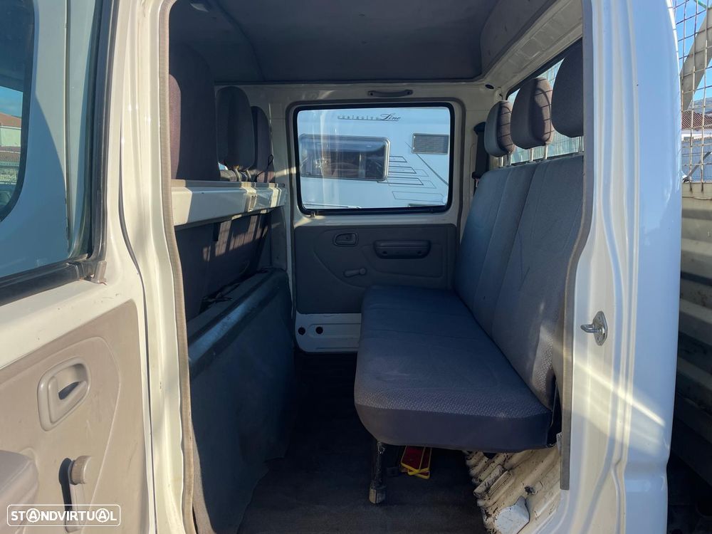Toyota Dyna 250 2.5D-4D Cab. Dupla c/Báscula - 21